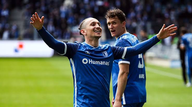 images - 2025-12-09T140001.182