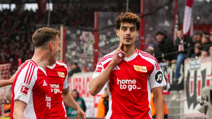 images - 2025-12-26T000808.468