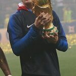Antoine_Griezmann_World_Cup_Trophy